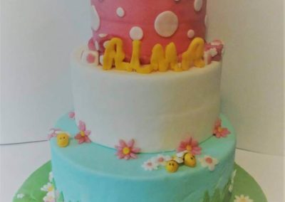 torta a piani decorata